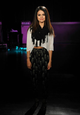 photo 15 in Selena Gomez gallery [id626042] 2013-04-18 00:00:00