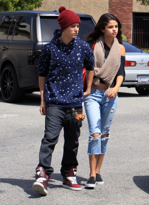 photo 18 in Selena Gomez gallery [id493355] 2012-04-08 00:00:00