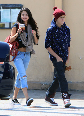 photo 19 in Selena Gomez gallery [id493354] 2012-04-08 00:00:00
