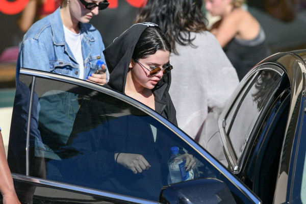 Selena Gomez - Leaving Hot Pilates in West Hollywood 01/09/2019
