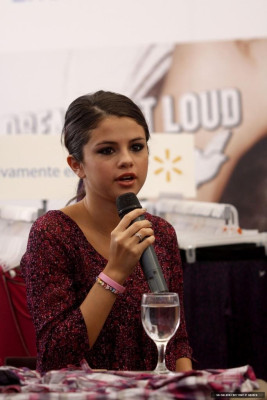 photo 7 in Selena Gomez gallery [id464944] 2012-02-16 00:00:00