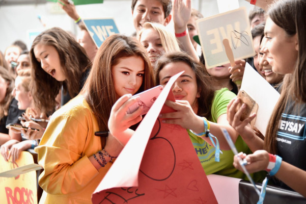 photo 3 in Selena Gomez gallery [id879317] 2016-04-11 00:00:00