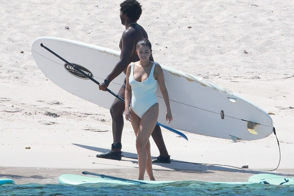 Selena Gomez pic #1193110