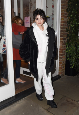 Selena Gomez - Mango Covent Garden in London 12/11/2019