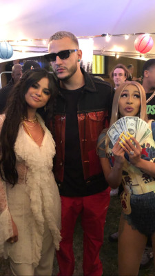 Selena Gomez - Coachella Festival in Indio, CA 04/12/2019
