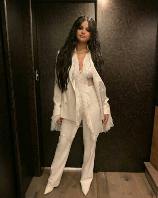 Selena Gomez - Coachella Festival in Indio, CA 04/12/2019
