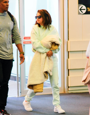 Selena Gomez - JFK Airport in New York 06/12/2019