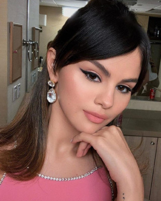 Selena Gomez - Tonight Show Starring Jimmy Fallon in New York 01/13/2020