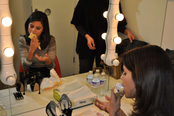 photo 11 in Selena Gomez gallery [id470782] 2012-02-27 00:00:00
