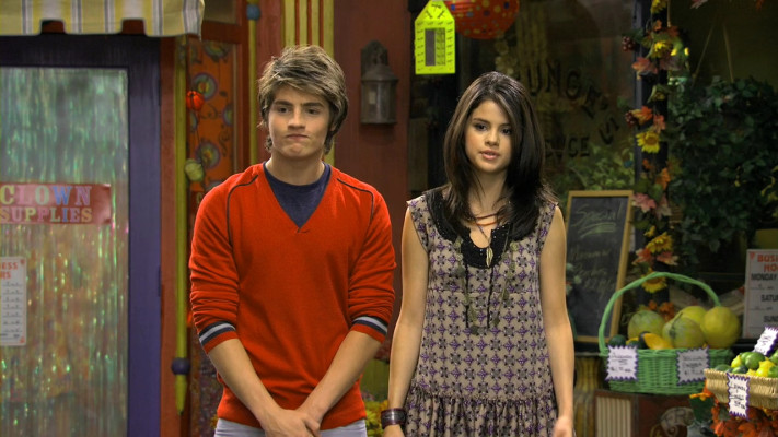 photo 18 in Selena Gomez gallery [id315725] 2010-11-19 00:00:00