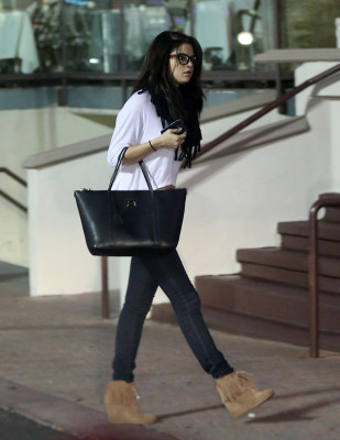 photo 25 in Selena Gomez gallery [id589447] 2012-12-10 00:00:00