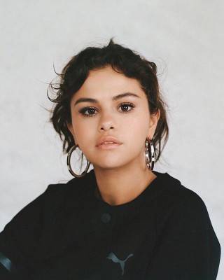 Selena Gomez - Puma Strong Girl (2018)