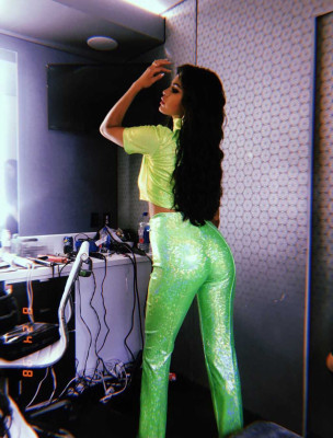 Selena Gomez - Music Video TakiTaki (2018)