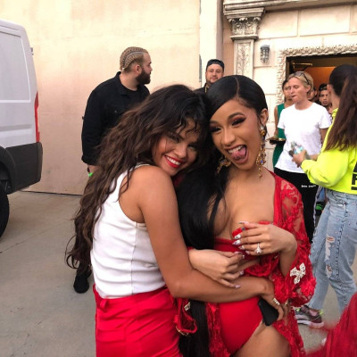 Selena Gomez - Music Video TakiTaki (2018)