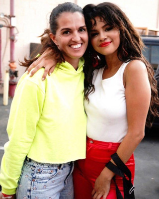 Selena Gomez - Music Video TakiTaki (2018)