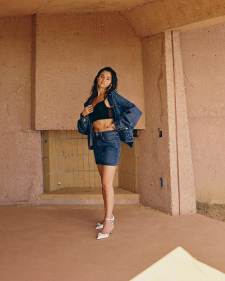Selena Gomez - Allure (2020)