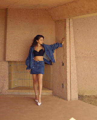 Selena Gomez - Allure (2020)