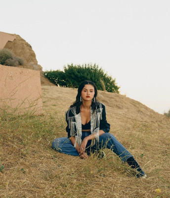 Selena Gomez - Allure (2020)