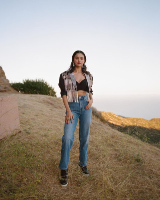 Selena Gomez - Allure (2020)