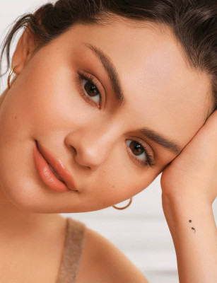 Selena Gomez - Rare Beauty Summer Collection 2020
