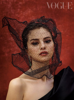 Selena Gomez - Vogue Mexico (December 2020)