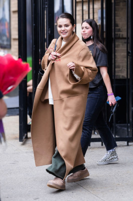 Selena Gomez - Only Murders in the Building (2021-2023) On Set in NY 04/06/2023