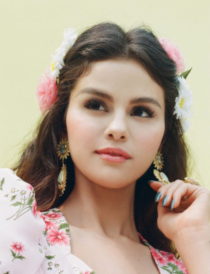 Selena Gomez by Erica Hernandez for De Una Vez (2021)