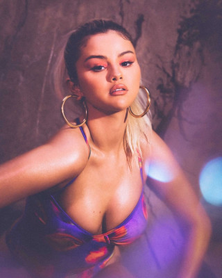 Selena Gomez - La&#039;Mariette x Selena Gomez Swimwear Summer 2021 Collection