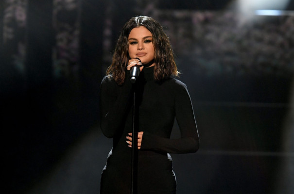 Selena Gomez - American Music Awards in Los Angeles 11/24/2019