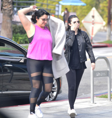 Selena Gomez - Arriving at Starbucks in Los Angeles 01/29/2019