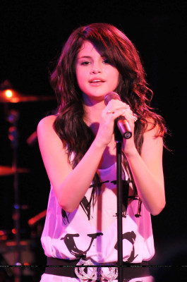 Selena Gomez pic #217163