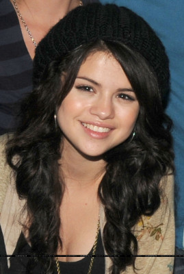Selena Gomez pic #217110