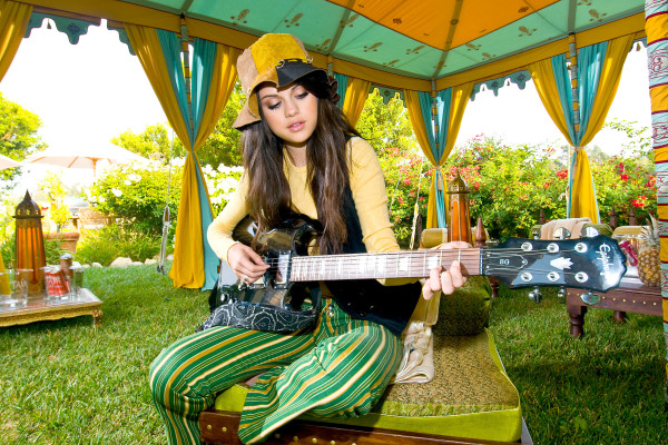 photo 21 in Selena Gomez gallery [id213510] 2009-11-27 00:00:00