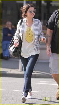 photo 26 in Selena Gomez gallery [id153209] 2009-04-29 00:00:00