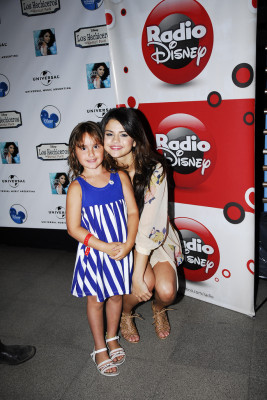 photo 17 in Selena Gomez gallery [id566846] 2012-10-03 00:00:00