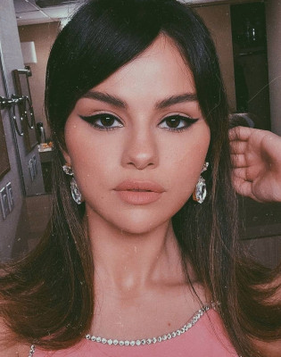 Selena Gomez pic #1249239