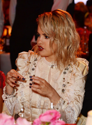 Selena Gomez – Fashion Awards 2017 in London