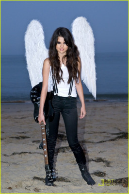 photo 23 in Selena Gomez gallery [id201427] 2009-10-30 00:00:00