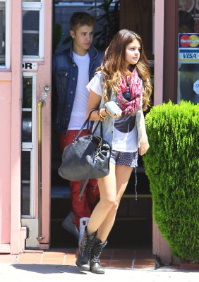 photo 4 in Selena Gomez gallery [id529439] 2012-07-02 00:00:00