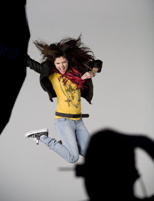 photo 29 in Selena Gomez gallery [id236983] 2010-01-25 00:00:00