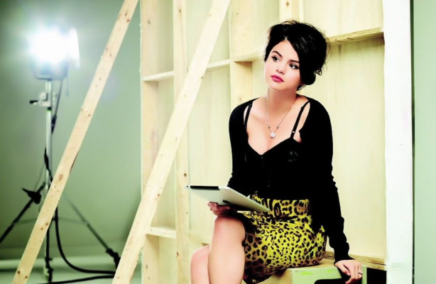 photo 24 in Selena Gomez gallery [id443096] 2011-12-05 00:00:00