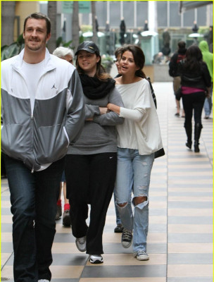 photo 26 in Selena Gomez gallery [id347190] 2011-01-24 00:00:00