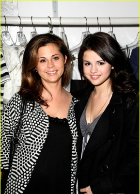 photo 15 in Selena gallery [id271633] 2010-06-11 00:00:00