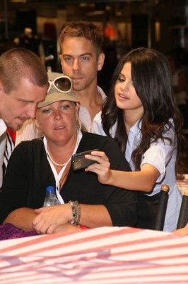 photo 26 in Selena gallery [id294914] 2010-09-13 00:00:00