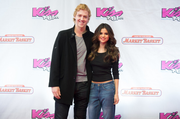 photo 4 in Selena Gomez gallery [id685508] 2013-12-22 00:00:00