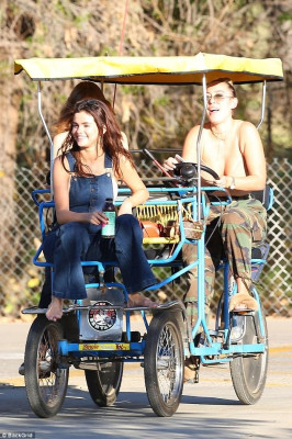 photo 15 in Selena Gomez gallery [id1037556] 2018-02-04 00:00:00