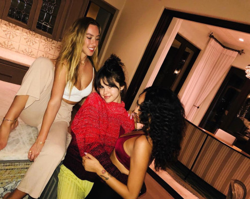 Selena Gomez pic #1043535