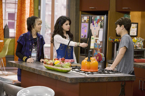 photo 8 in Selena Gomez gallery [id257821] 2010-04-22 00:00:00