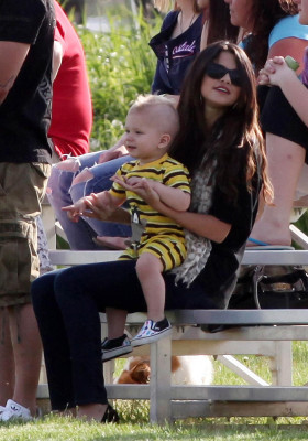 photo 26 in Selena Gomez gallery [id479104] 2012-03-13 00:00:00