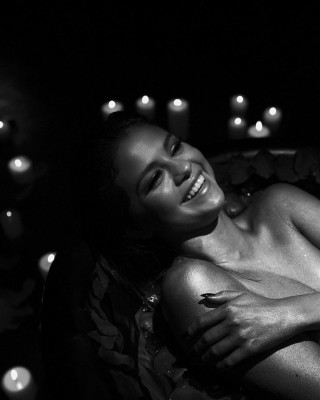 Selena Gomez pic #1266255